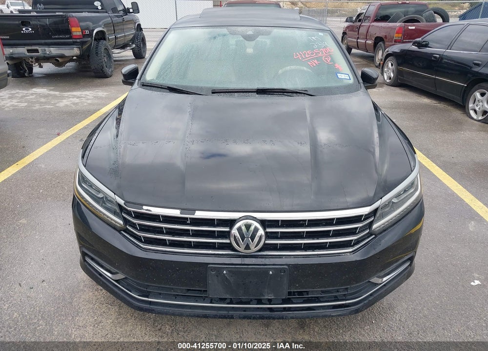 2017 VOLKSWAGEN PASSAT VIN: 1VWCM7A38HC062319