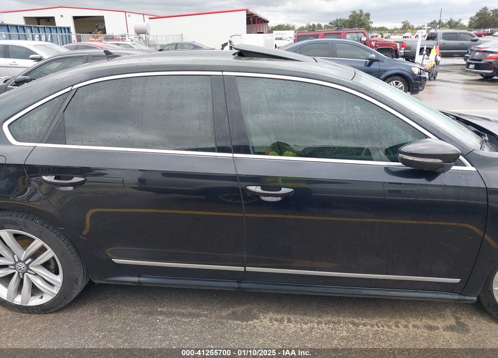 2017 VOLKSWAGEN PASSAT VIN: 1VWCM7A38HC062319