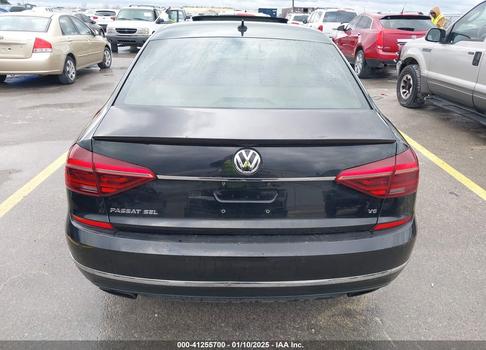 2017 VOLKSWAGEN PASSAT VIN: 1VWCM7A38HC062319