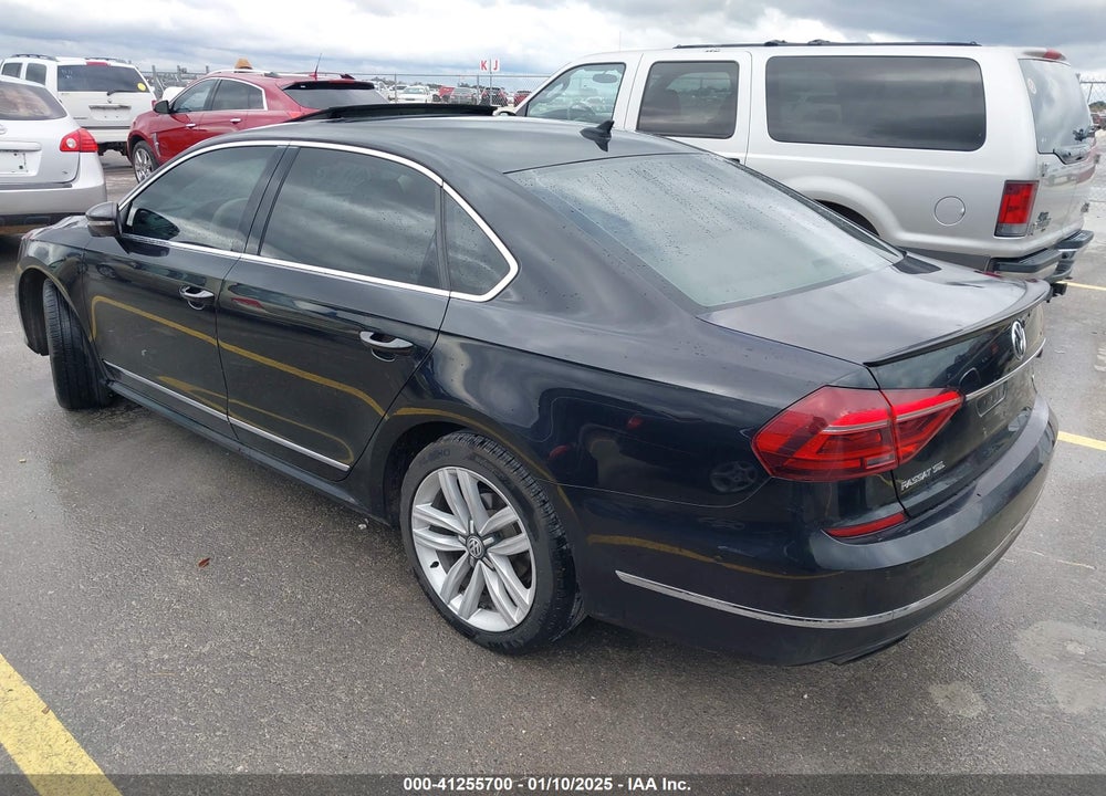 2017 VOLKSWAGEN PASSAT VIN: 1VWCM7A38HC062319