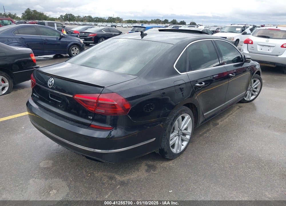 2017 VOLKSWAGEN PASSAT VIN: 1VWCM7A38HC062319