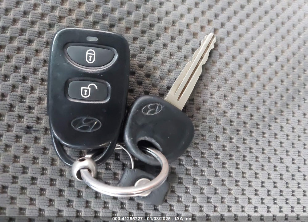 2007 HYUNDAI TUCSON LIMITED/SE VIN: KM8JN72D77U671520