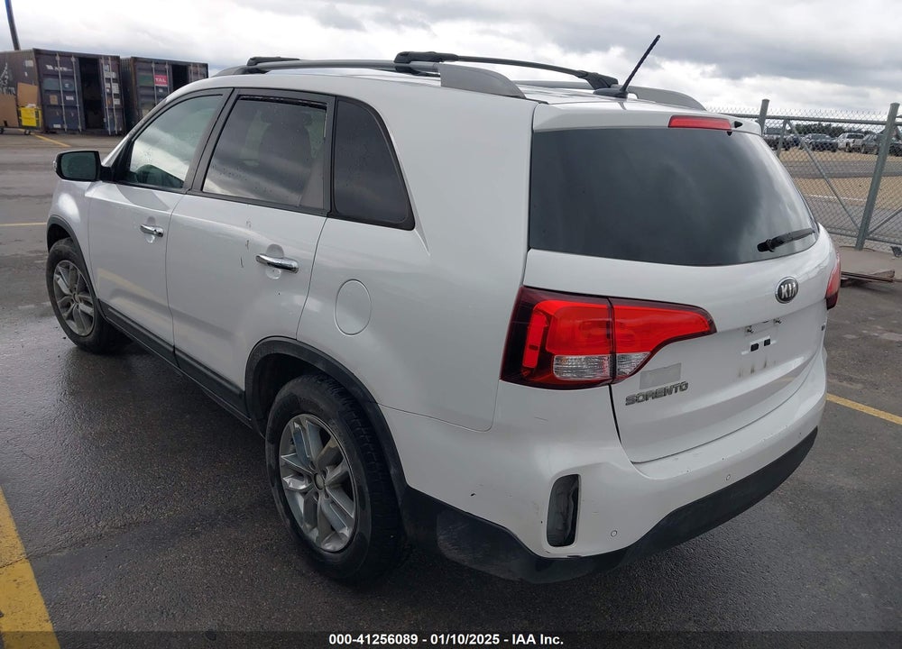 2015 KIA SORENTO LX V6 VIN: 5XYKT4A71FG612326