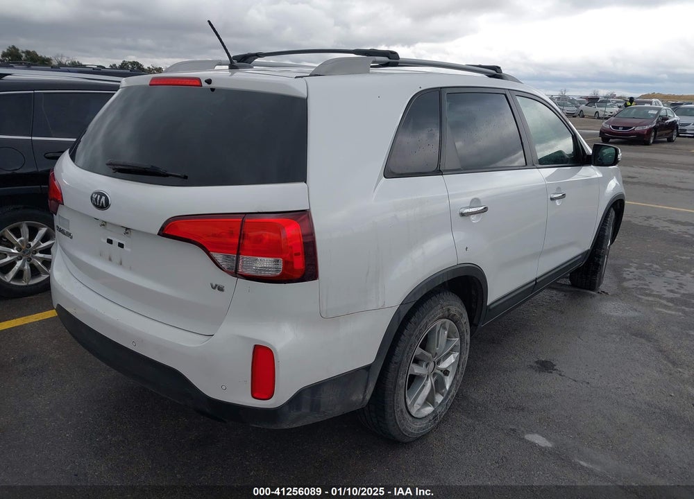 2015 KIA SORENTO LX V6 VIN: 5XYKT4A71FG612326