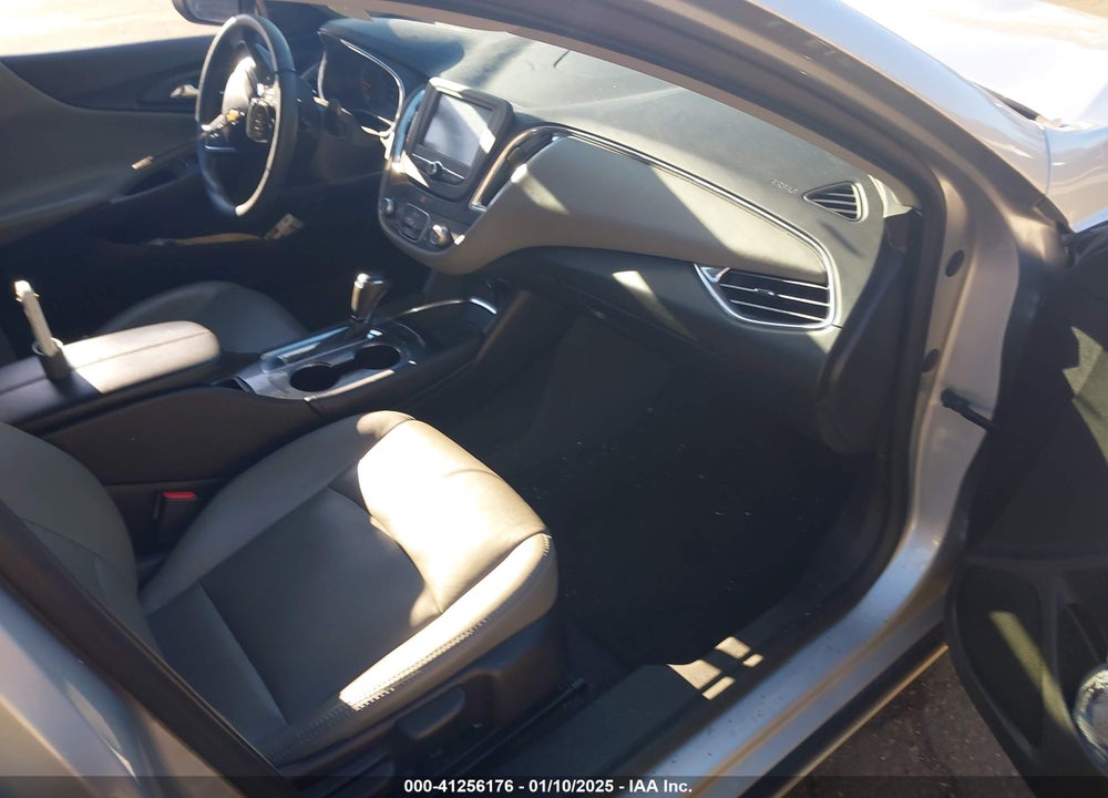 2018 CHEVROLET MALIBU VIN: 1G1ZD5ST4JF272526