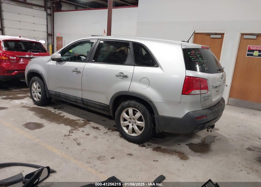 2013 KIA SORENTO LX VIN: 5XYKT3A10DG407633