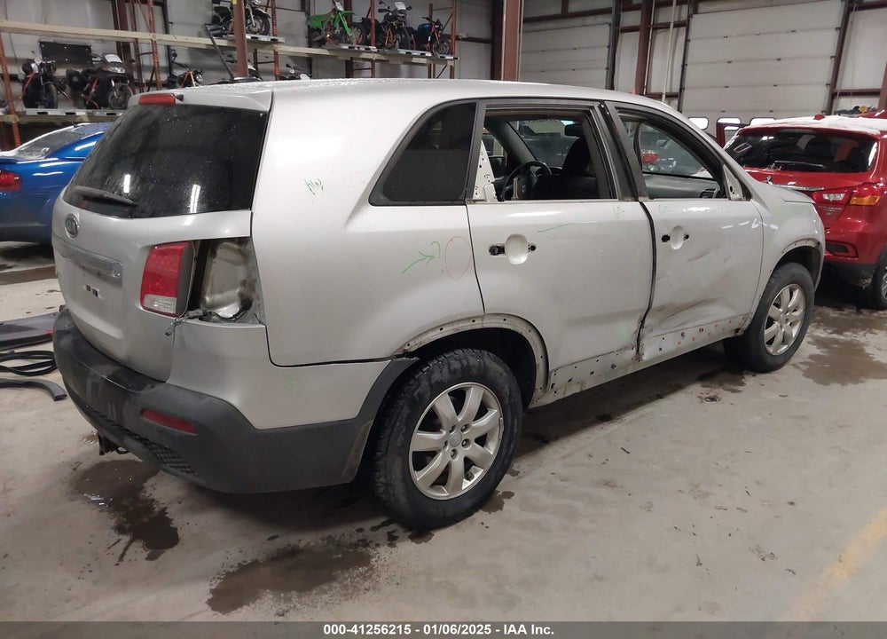 2013 KIA SORENTO LX VIN: 5XYKT3A10DG407633