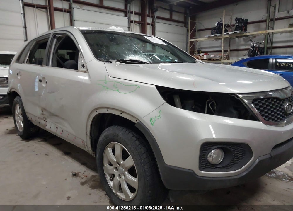 2013 KIA SORENTO LX VIN: 5XYKT3A10DG407633