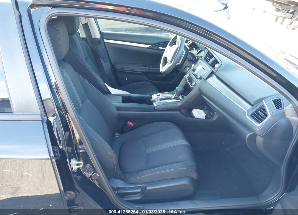 2017 HONDA CIVIC VIN: 19XFC2F58HE001996