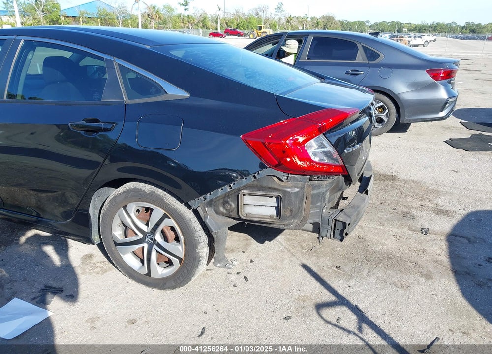 2017 HONDA CIVIC VIN: 19XFC2F58HE001996