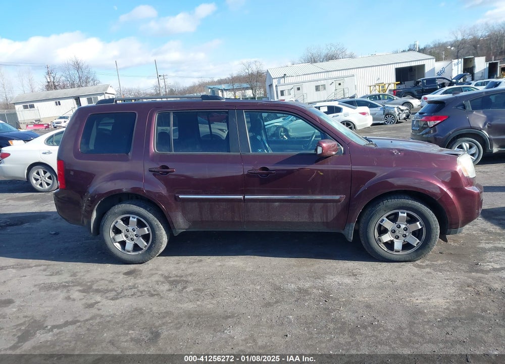 2011 HONDA PILOT TOURING VIN: 5FNYF4H93BB065263