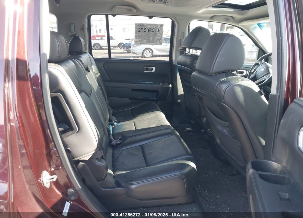 2011 HONDA PILOT TOURING VIN: 5FNYF4H93BB065263