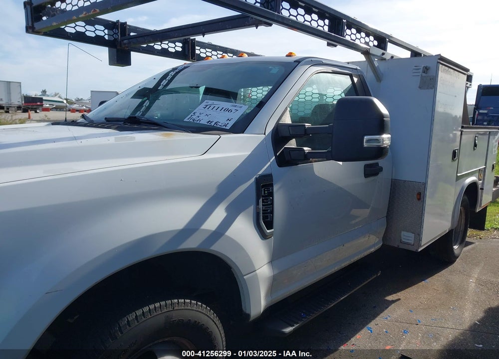 2017 FORD F-350 CHASSIS XL VIN: 1FDRF3G63HED58978