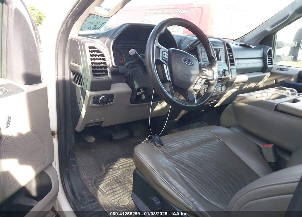 2017 FORD F-350 CHASSIS XL VIN: 1FDRF3G63HED58978