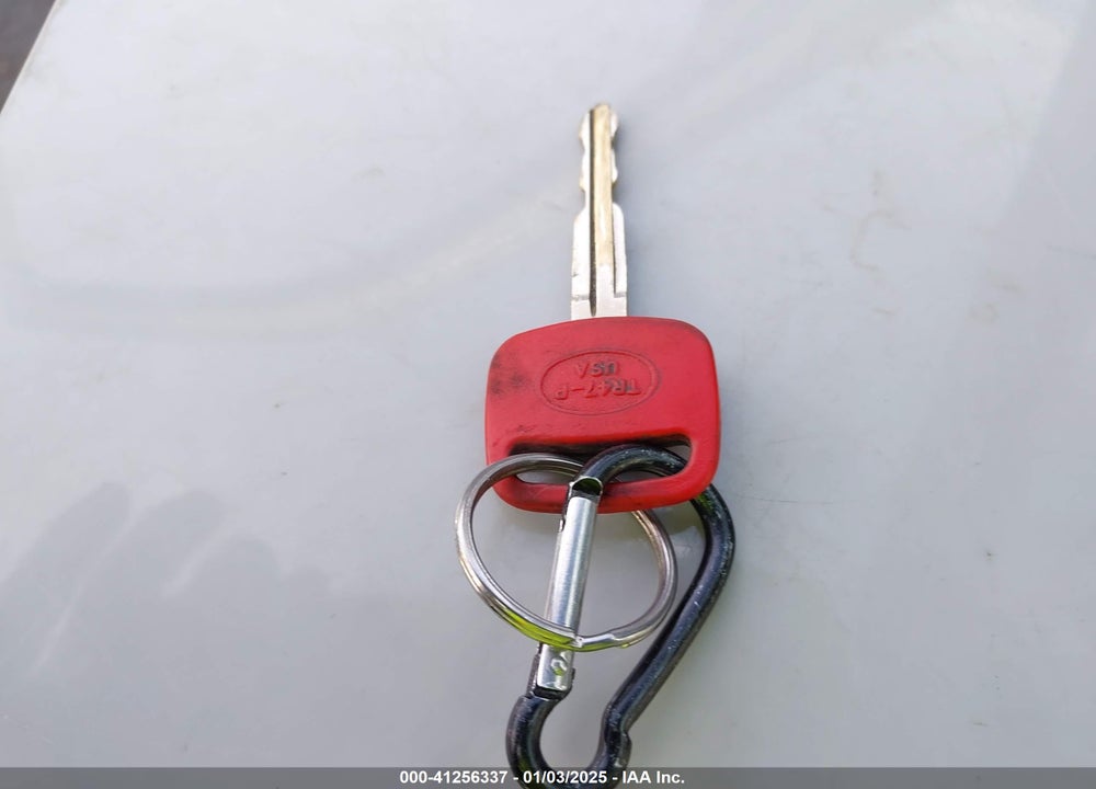 2001 TOYOTA CAMRY LE VIN: 4T1BG22K51U018899