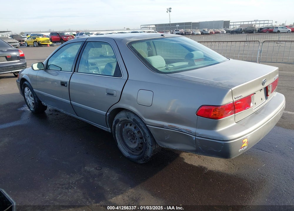 2001 TOYOTA CAMRY LE VIN: 4T1BG22K51U018899