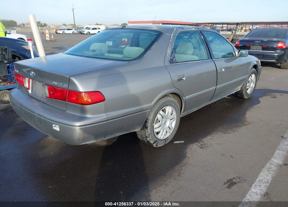 2001 TOYOTA CAMRY LE VIN: 4T1BG22K51U018899