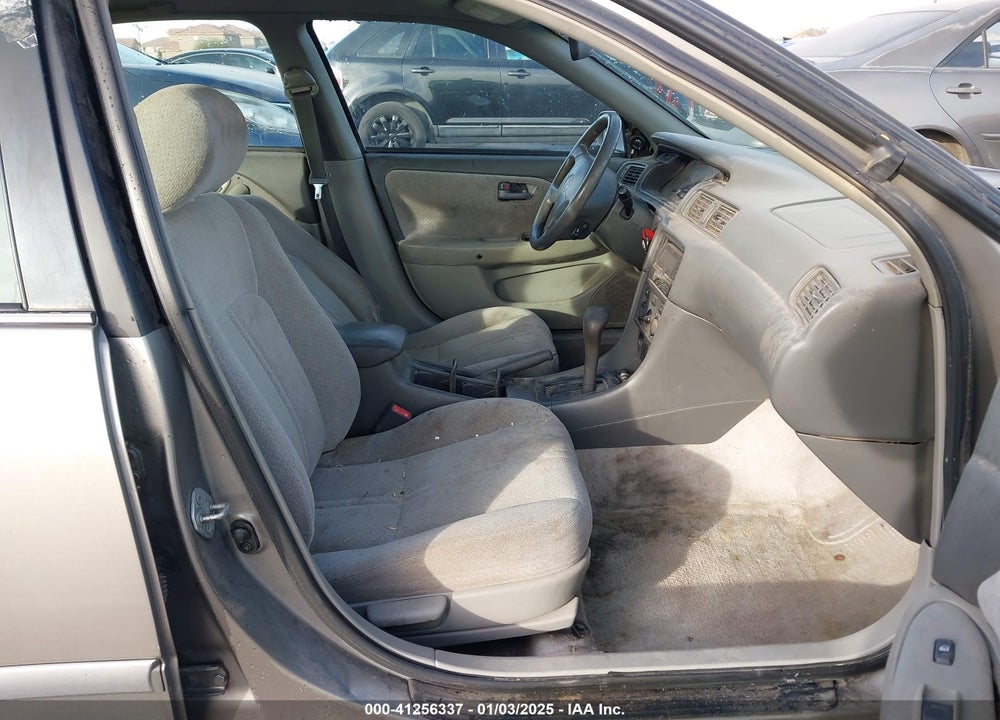 2001 TOYOTA CAMRY LE VIN: 4T1BG22K51U018899