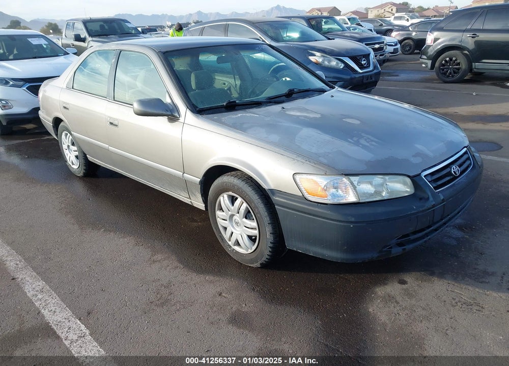 2001 TOYOTA CAMRY LE VIN: 4T1BG22K51U018899