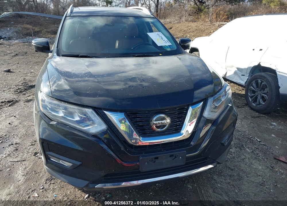 2018 NISSAN ROGUE VIN: JN8AT2MV7JW327270