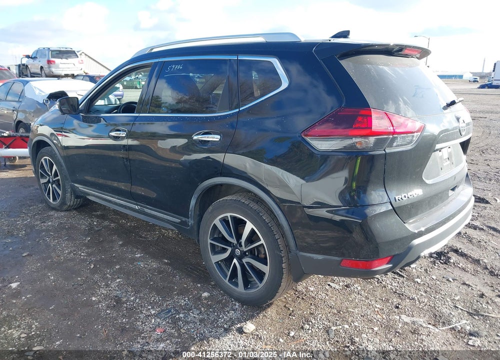 2018 NISSAN ROGUE VIN: JN8AT2MV7JW327270