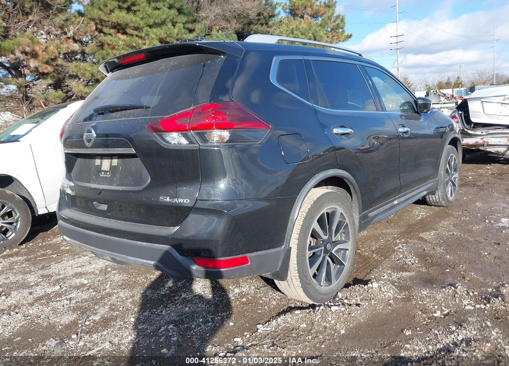 2018 NISSAN ROGUE VIN: JN8AT2MV7JW327270