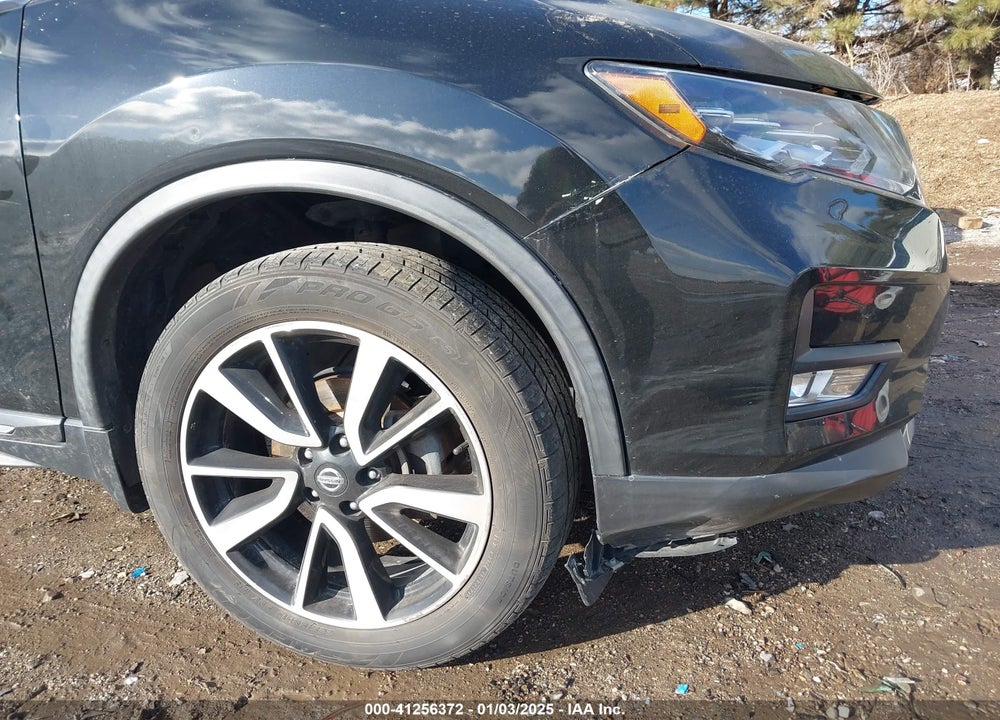 2018 NISSAN ROGUE VIN: JN8AT2MV7JW327270