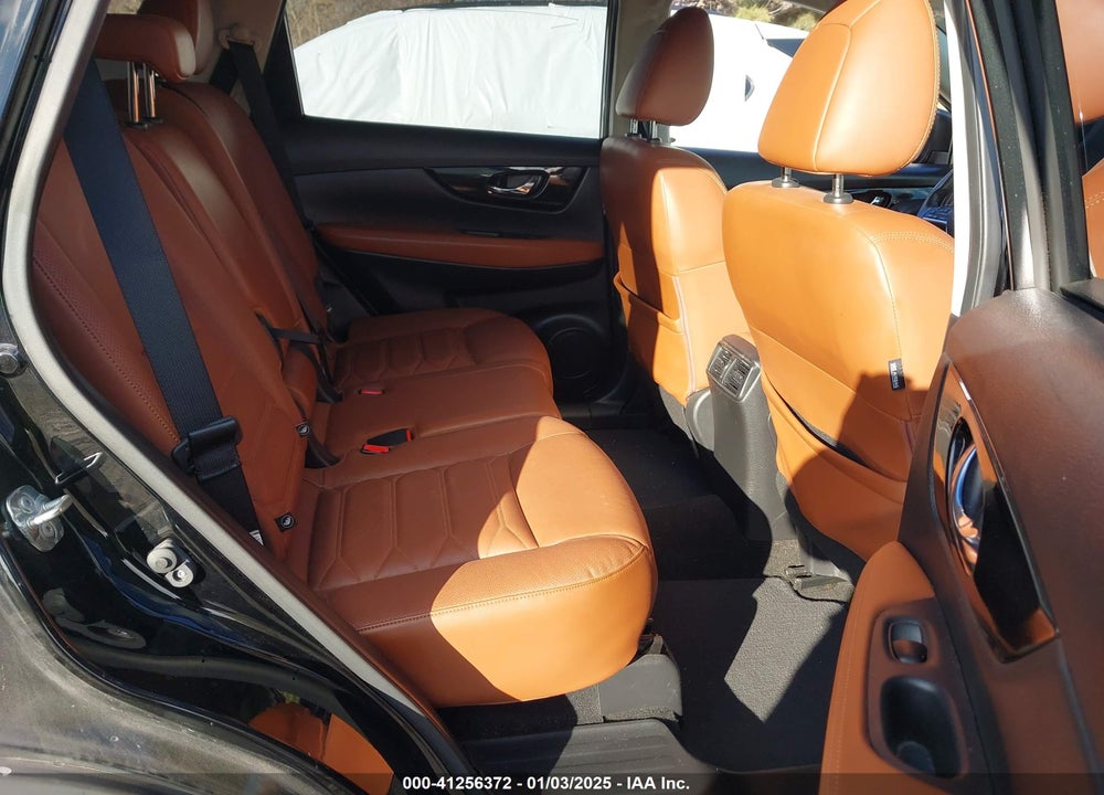 2018 NISSAN ROGUE VIN: JN8AT2MV7JW327270