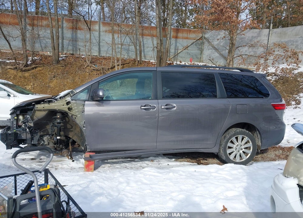 2017 TOYOTA SIENNA LE 7 PASSENGER VIN: 5TDJZ3DC5HS173134