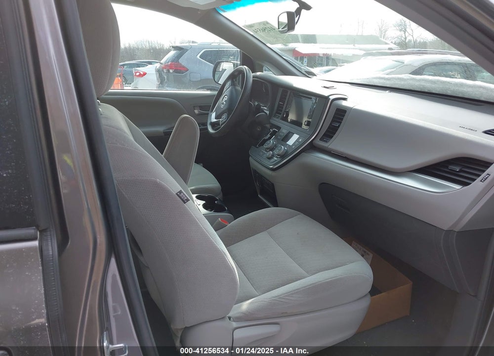 2017 TOYOTA SIENNA LE 7 PASSENGER VIN: 5TDJZ3DC5HS173134