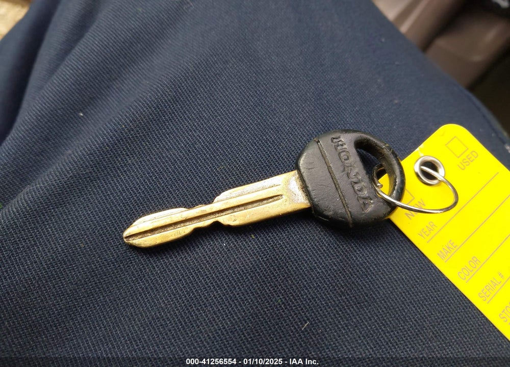 2000 HONDA CIVIC LX VIN: 1HGEJ6678YL052045