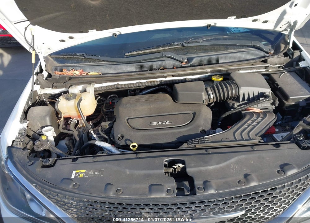2018 CHRYSLER PACIFICA TOURING L VIN: 2C4RC1BG1JR118869