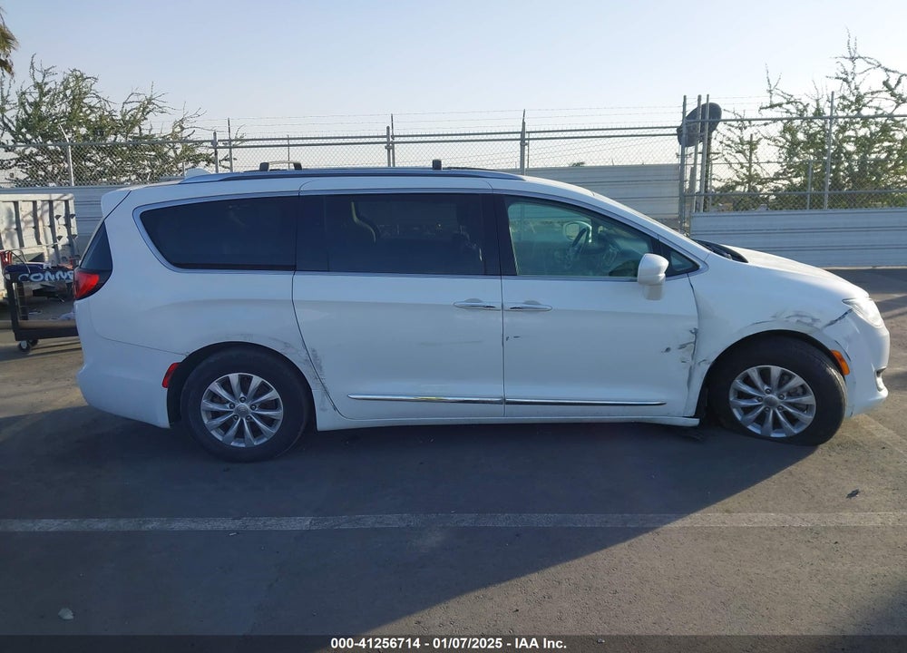 2018 CHRYSLER PACIFICA TOURING L VIN: 2C4RC1BG1JR118869
