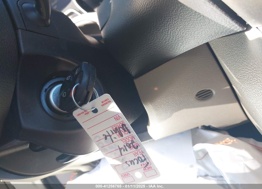 2014 FORD FOCUS SE VIN: 1FADP3F20EL236697