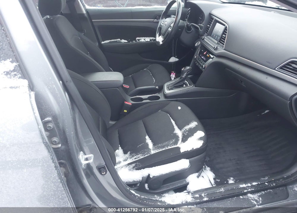 2018 HYUNDAI ELANTRA VIN: KMHD84LF7JU606130