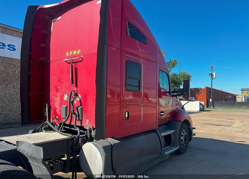 2017 KENWORTH T680 VIN: 1XKYDP9X2HJ138911