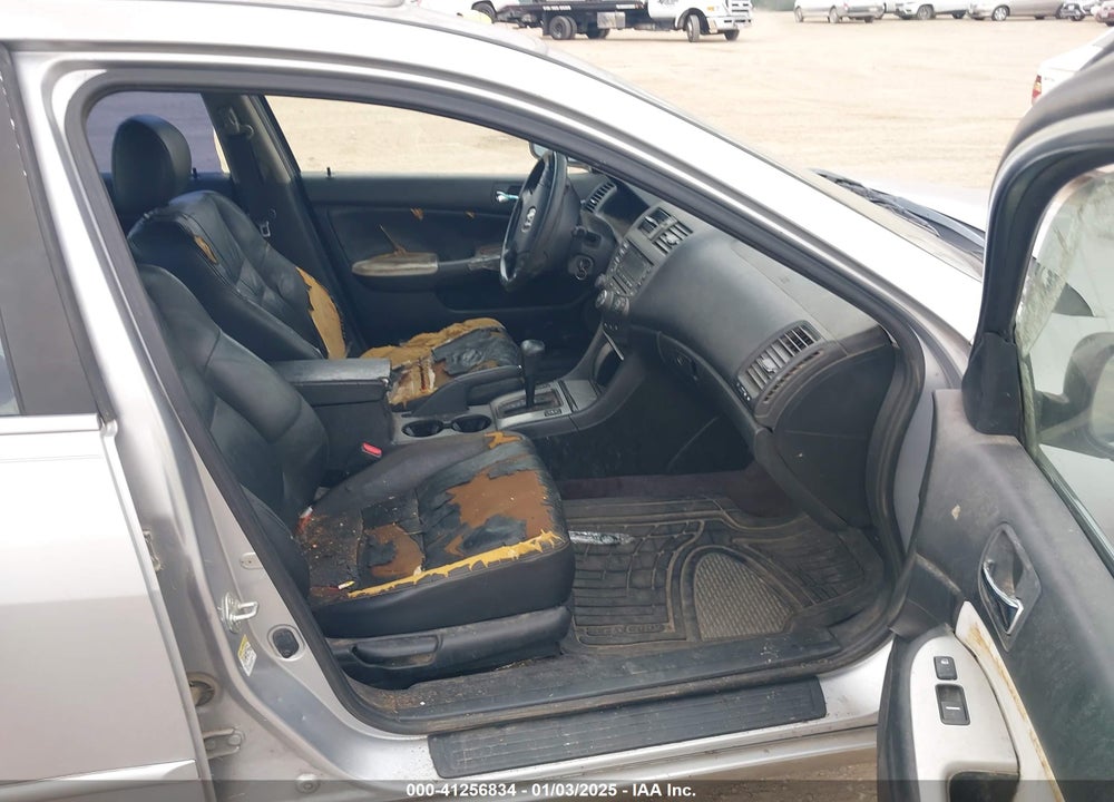 2004 HONDA ACCORD 2.4 EX VIN: JHMCM56854C017309