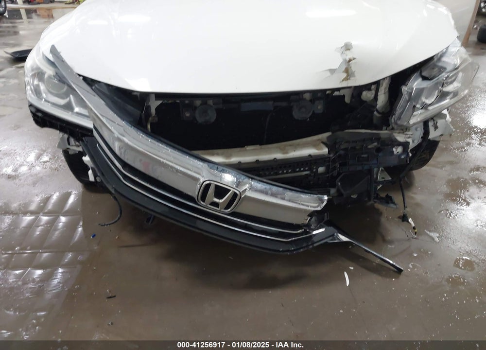 2017 HONDA ACCORD VIN: 1HGCR2F82HA104167