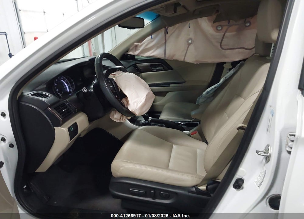 2017 HONDA ACCORD VIN: 1HGCR2F82HA104167