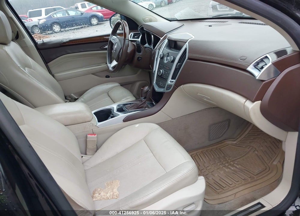 2011 CADILLAC SRX LUXURY COLLECTION VIN: 3GYFNAEY3BS677470