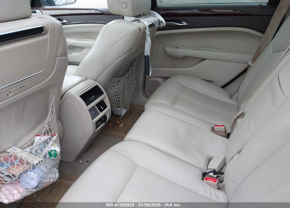 2011 CADILLAC SRX LUXURY COLLECTION VIN: 3GYFNAEY3BS677470