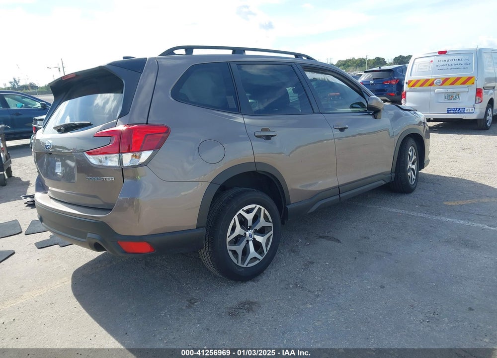 2024 SUBARU FORESTER PREMIUM VIN: JF2SKADC5RH499195