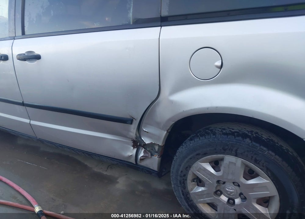 2008 DODGE GRAND CARAVAN SE VIN: 2D8HN44H18R104589