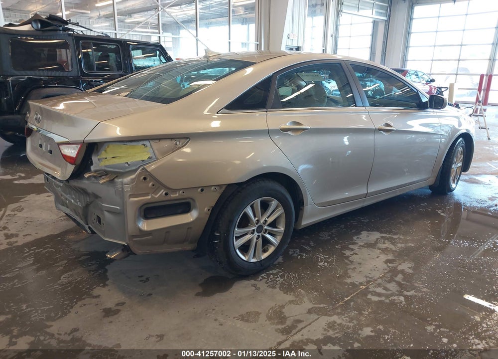 2012 HYUNDAI SONATA GLS VIN: 5NPEB4AC4CH323801