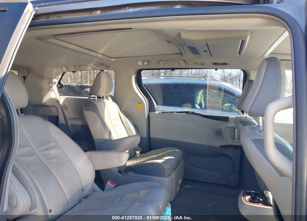 2013 TOYOTA SIENNA VIN: 5TDDK3DC5DS070811
