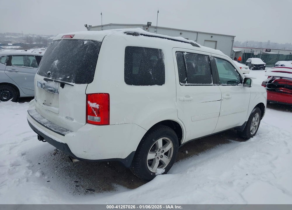 2011 HONDA PILOT EX-L VIN: 5FNYF4H5XBB026635