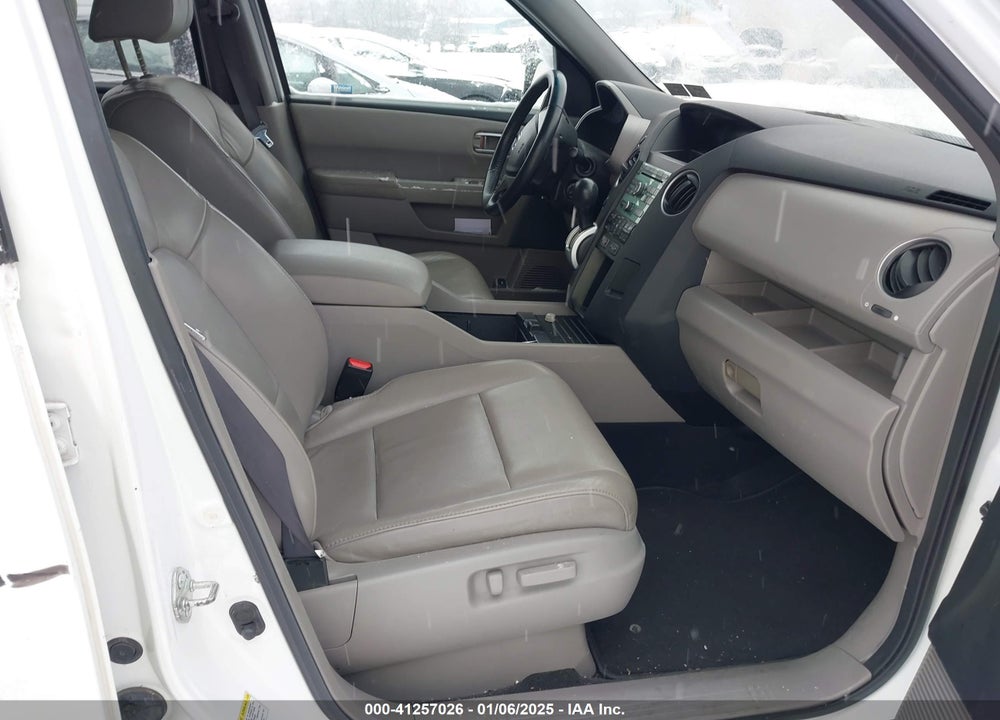 2011 HONDA PILOT EX-L VIN: 5FNYF4H5XBB026635