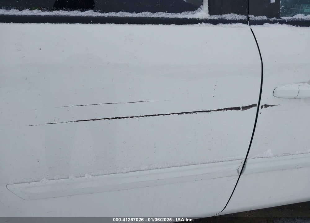 2011 HONDA PILOT EX-L VIN: 5FNYF4H5XBB026635