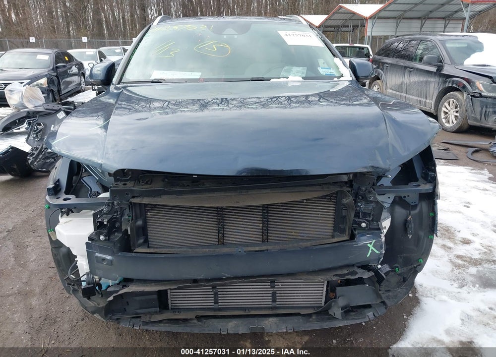 2022 VOLVO XC40 T5 MOMENTUM VIN: YV4162UK4N2641784
