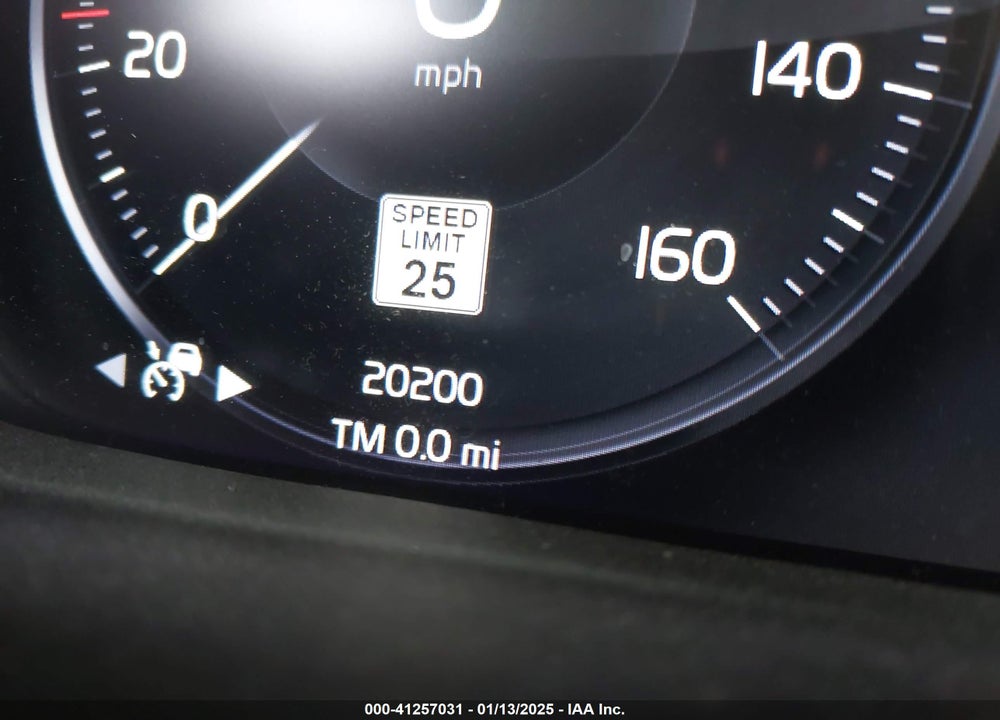 2022 VOLVO XC40 T5 MOMENTUM VIN: YV4162UK4N2641784